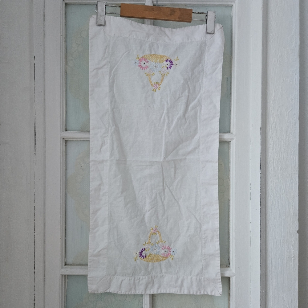 Vintage Hand-Embroidered White Table Runner Cottagecore Farmhouse
